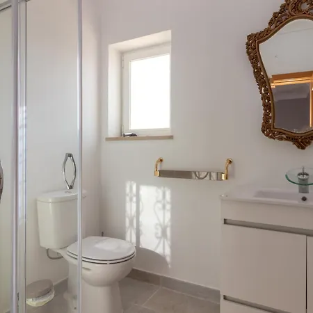 Ocean Blue Ocean Views Walk To Pool וילה *