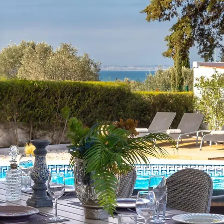 Ocean Blue Ocean Views Walk To Pool Villa Ferragudo (Faro)