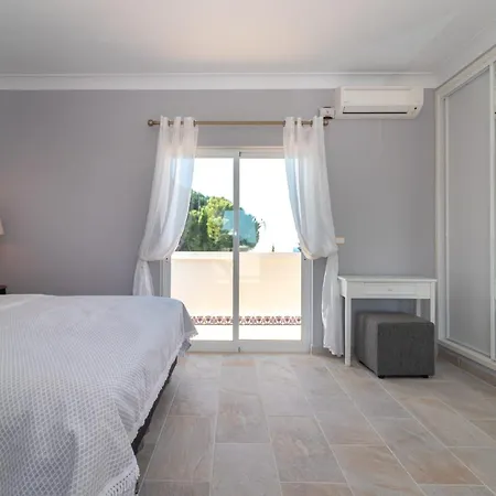 Villa Ocean Blue Ocean Views Walk To Pool